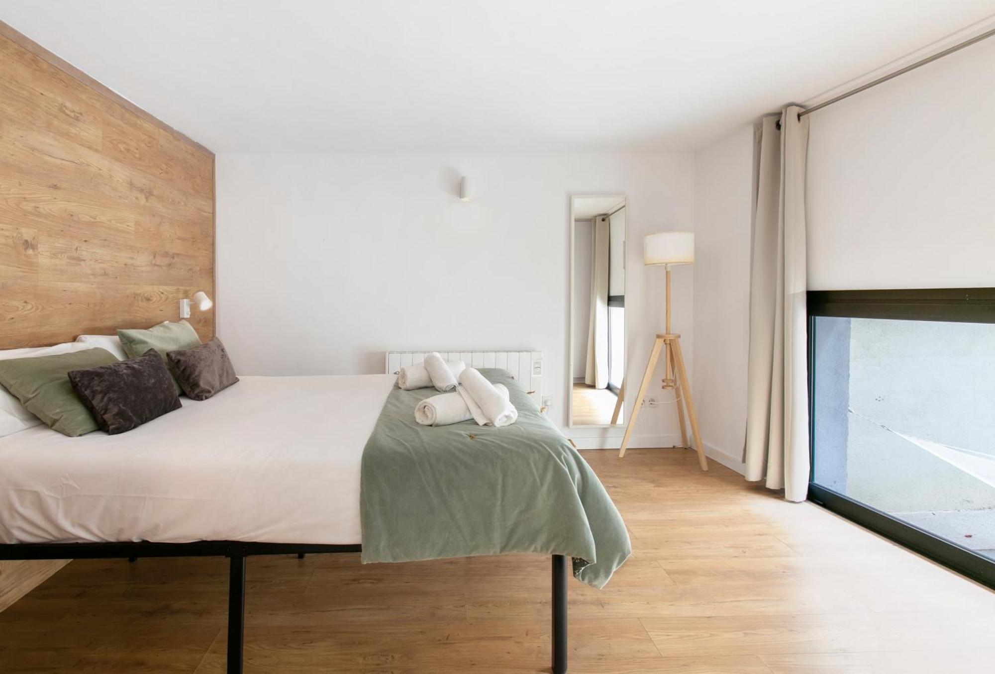 Chic And Modern In Gracia Apartment *