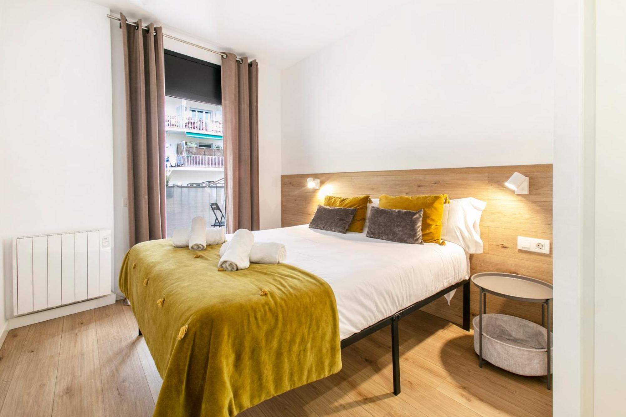 Chic And Modern In Gracia Apartment *