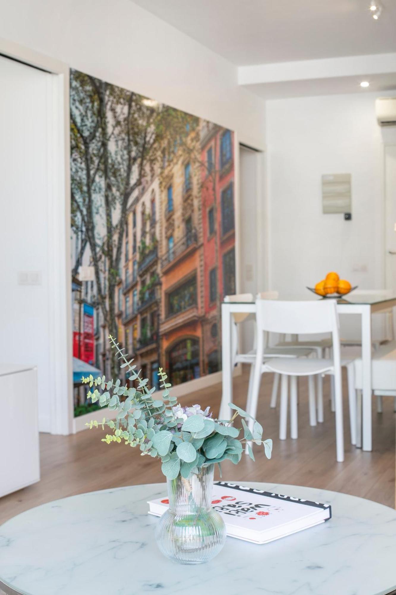 Apartment Chic And Modern In Gracia