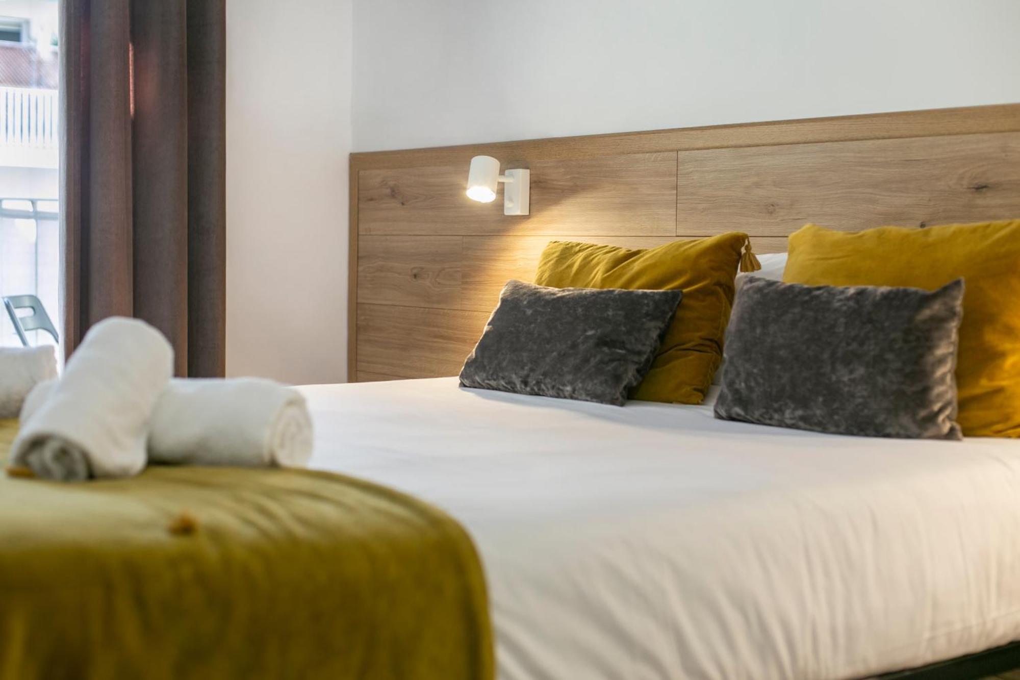 Chic And Modern In Gracia Barcellona